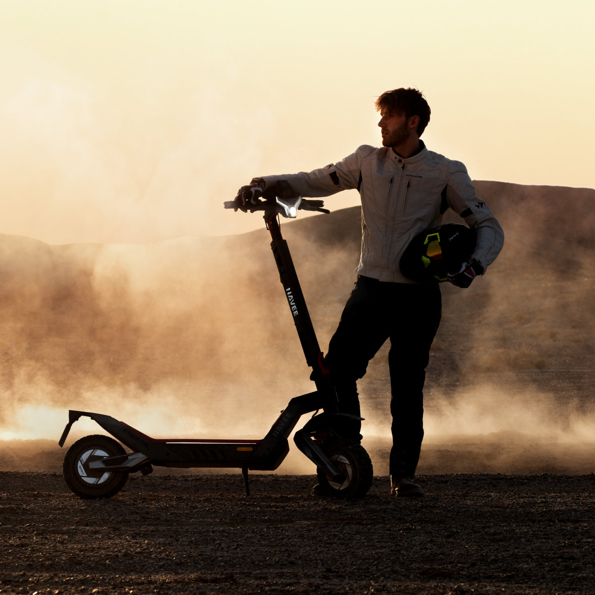NAVEE XT5 Pro elektrische offroad step in gebruik - sfeerfoto 4